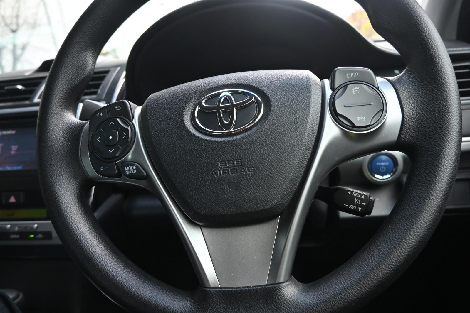 Toyota Camry image 4
