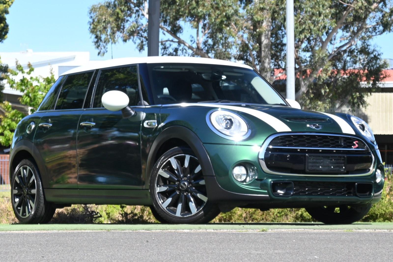 Mini Hatch image 1