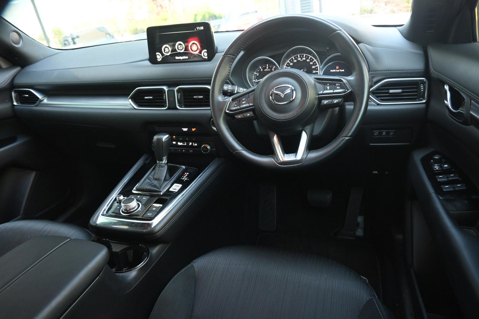 Mazda Cx-8 image 3