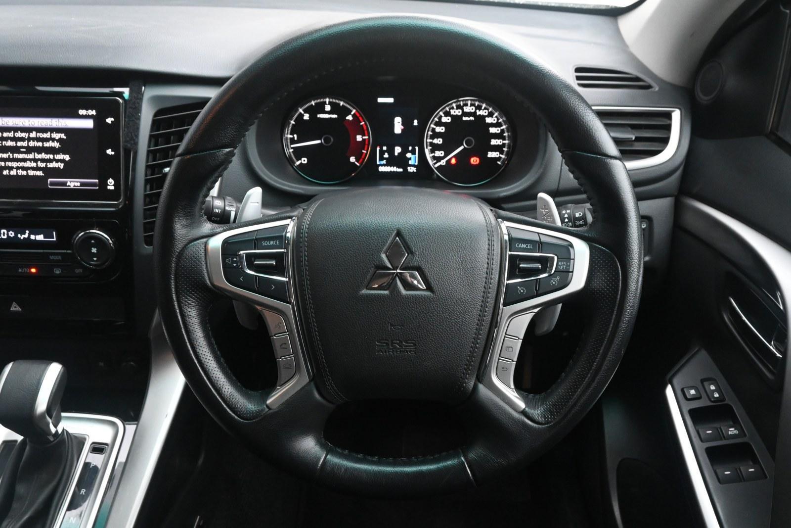 Mitsubishi Pajero Sport image 4
