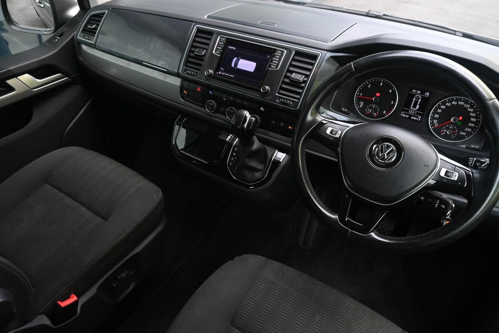 Volkswagen Multivan image 3