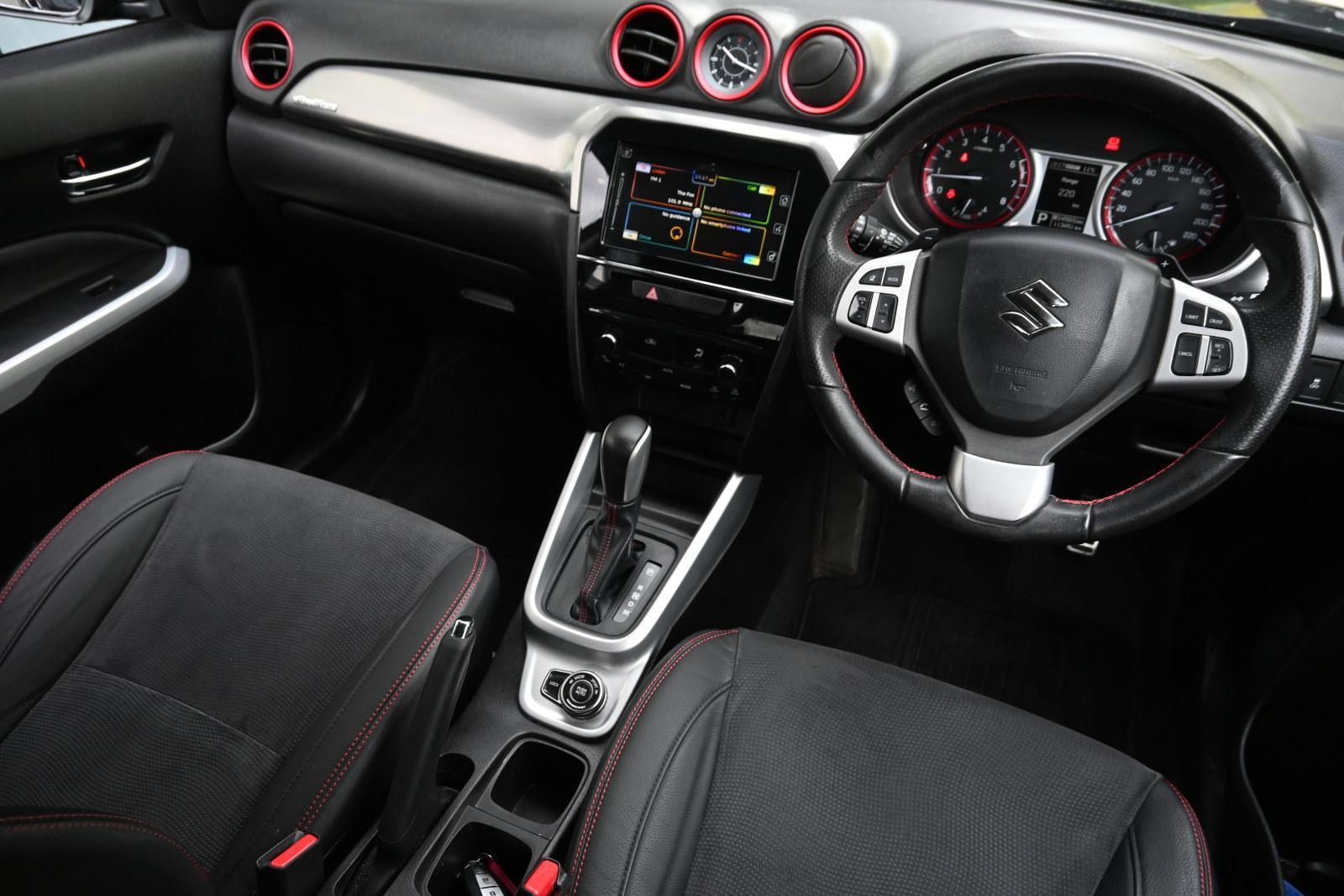 Suzuki Vitara image 3