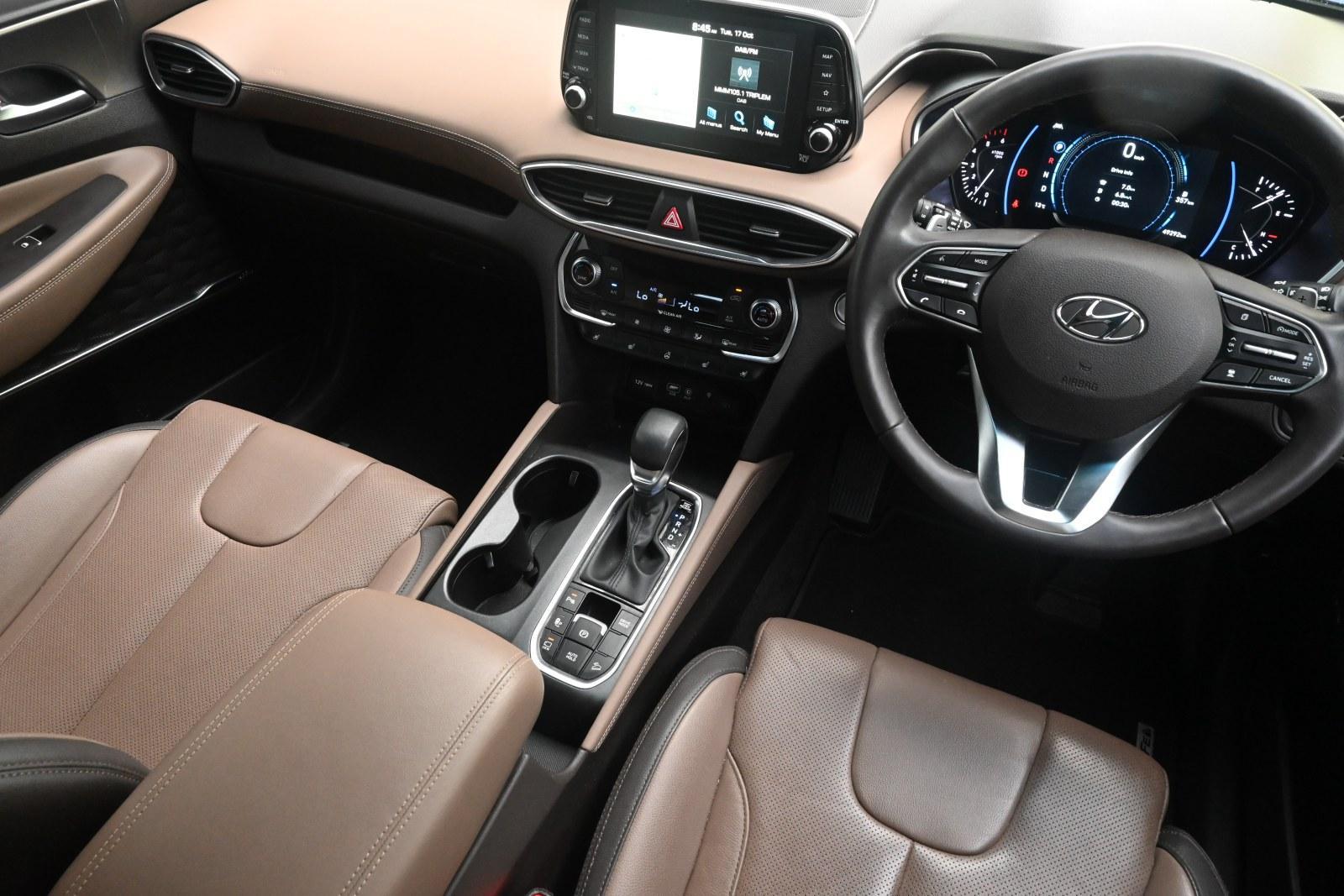 Hyundai Santa Fe image 4
