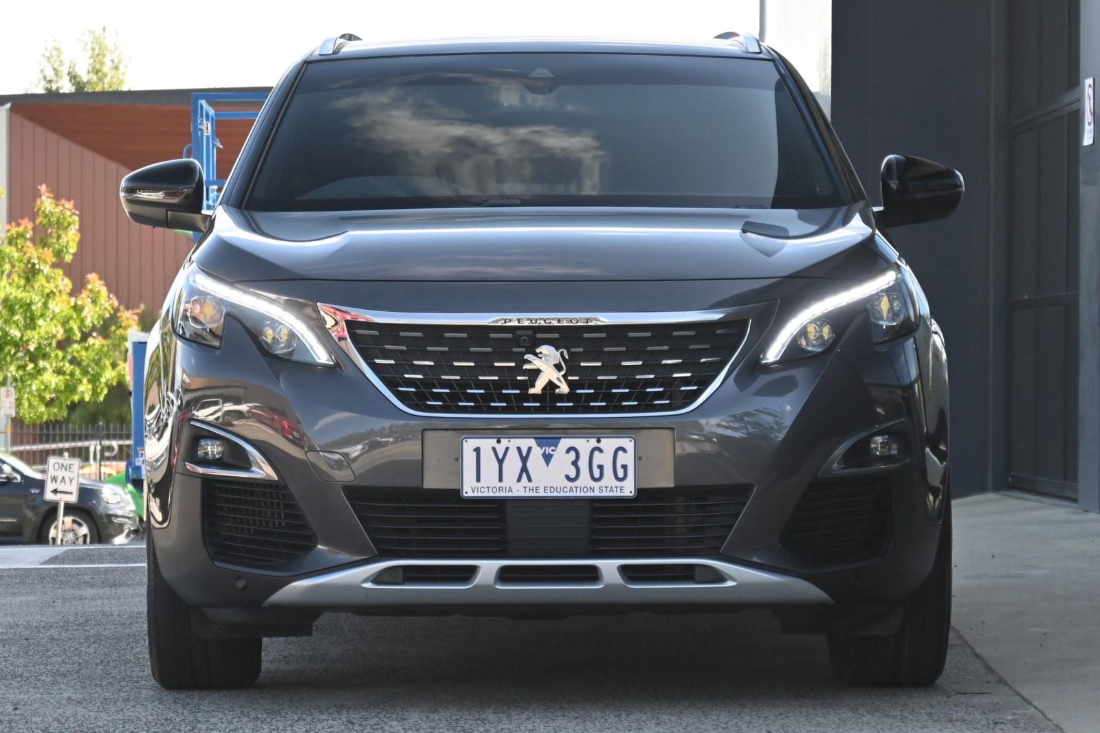 Peugeot 5008 image 2