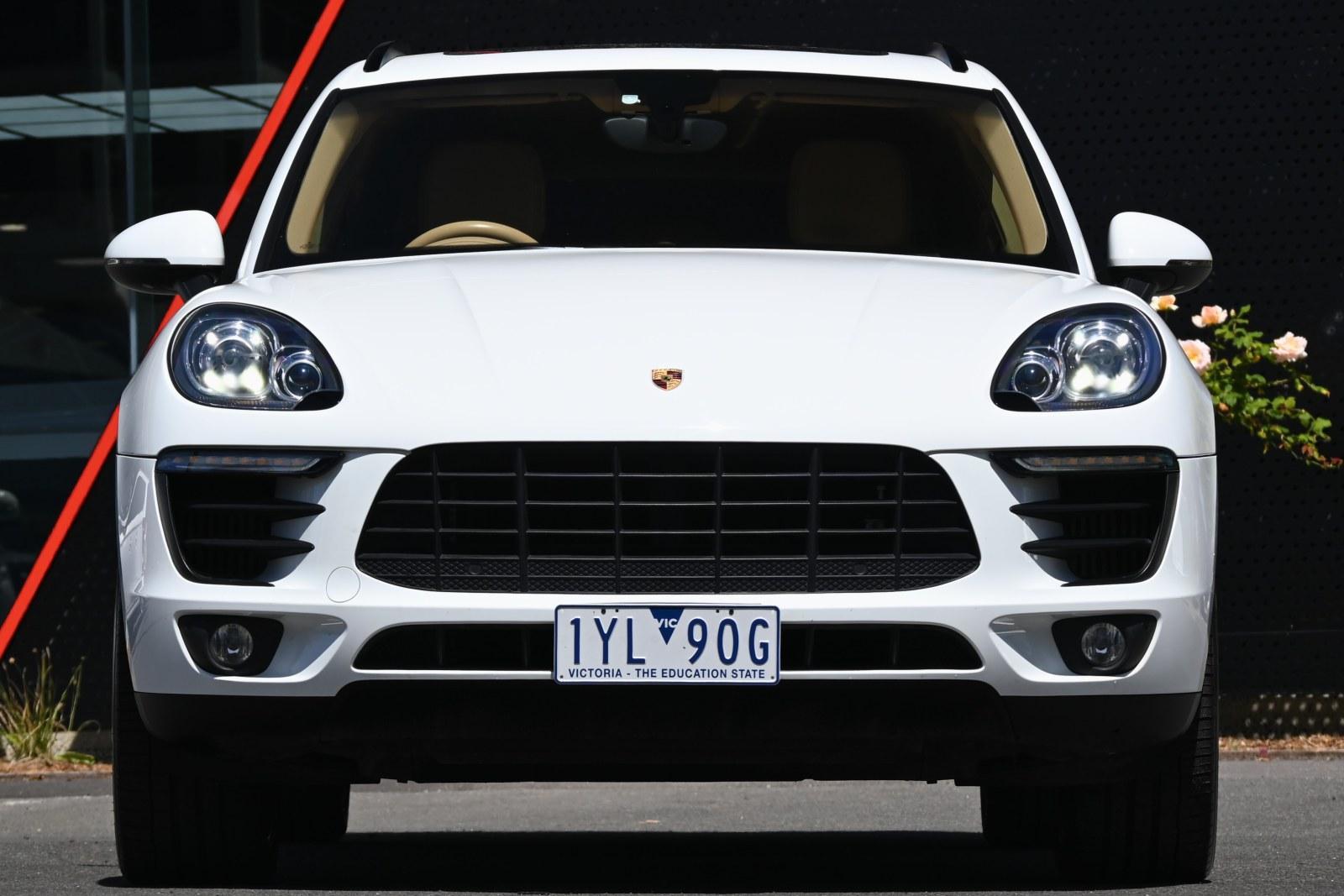 Porsche Macan image 2