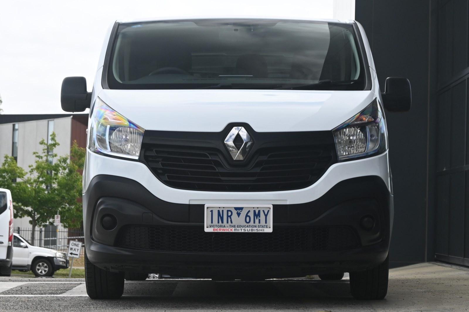 Renault Trafic image 2
