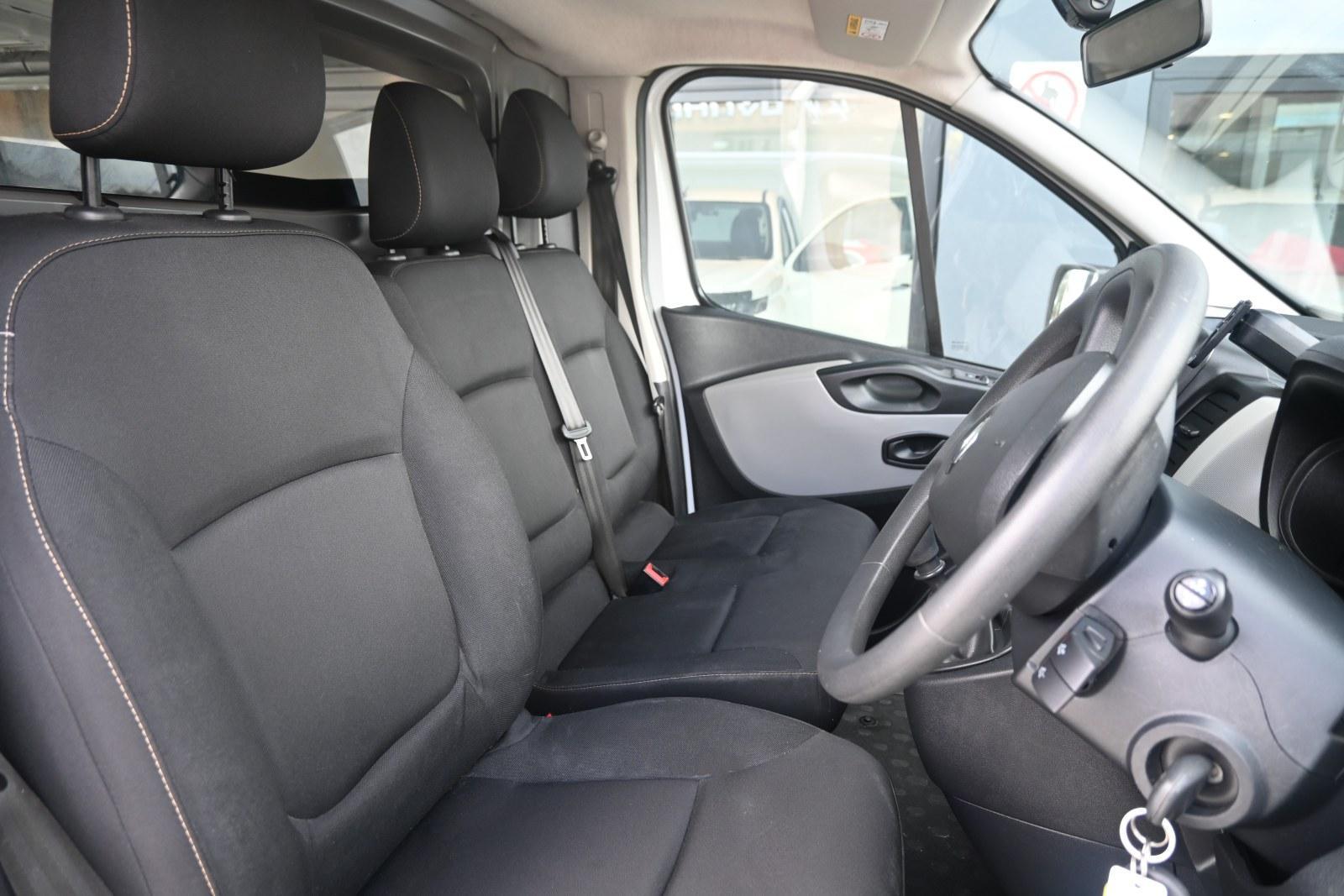 Renault Trafic image 3