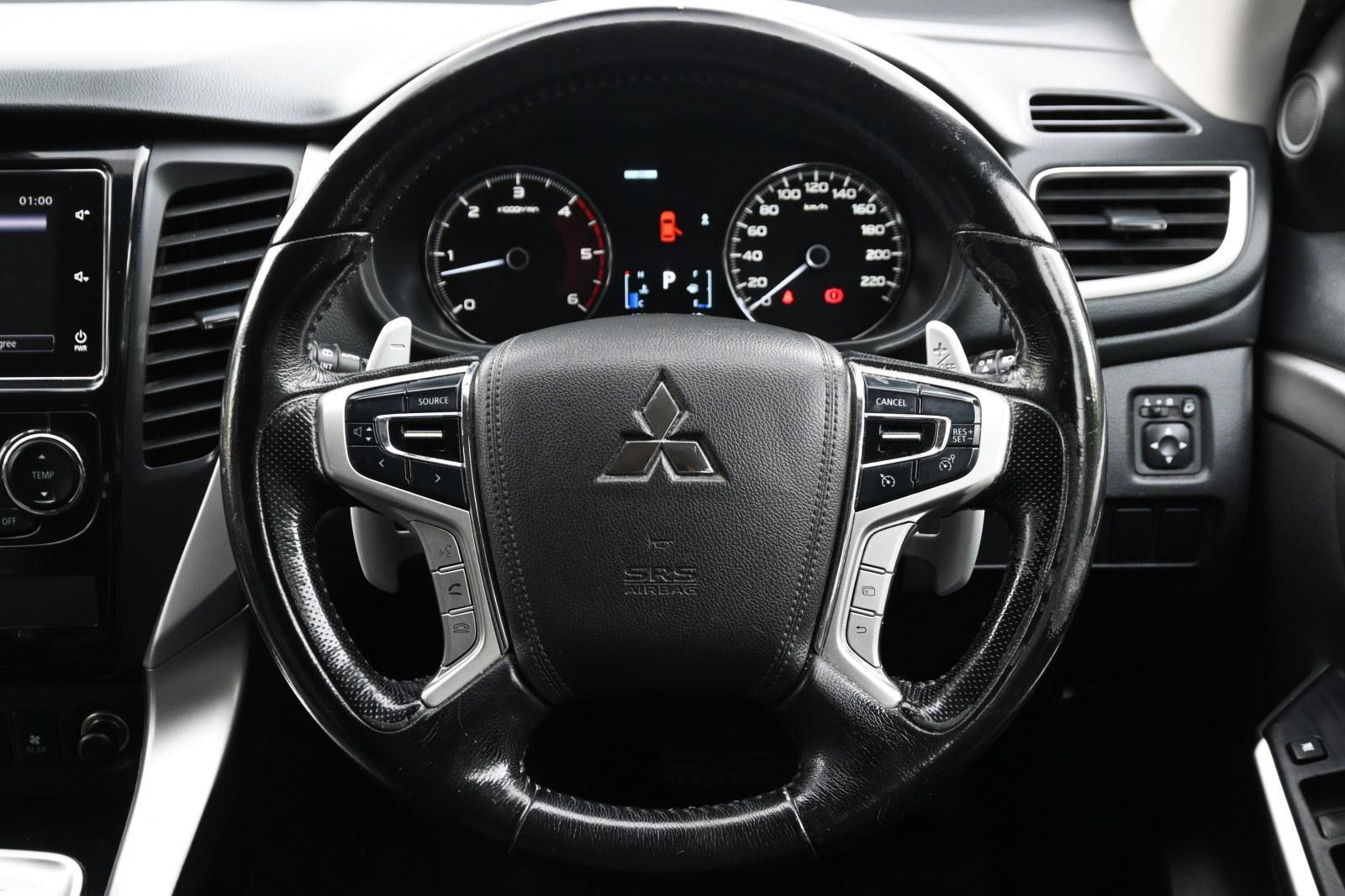 Mitsubishi Pajero Sport image 4