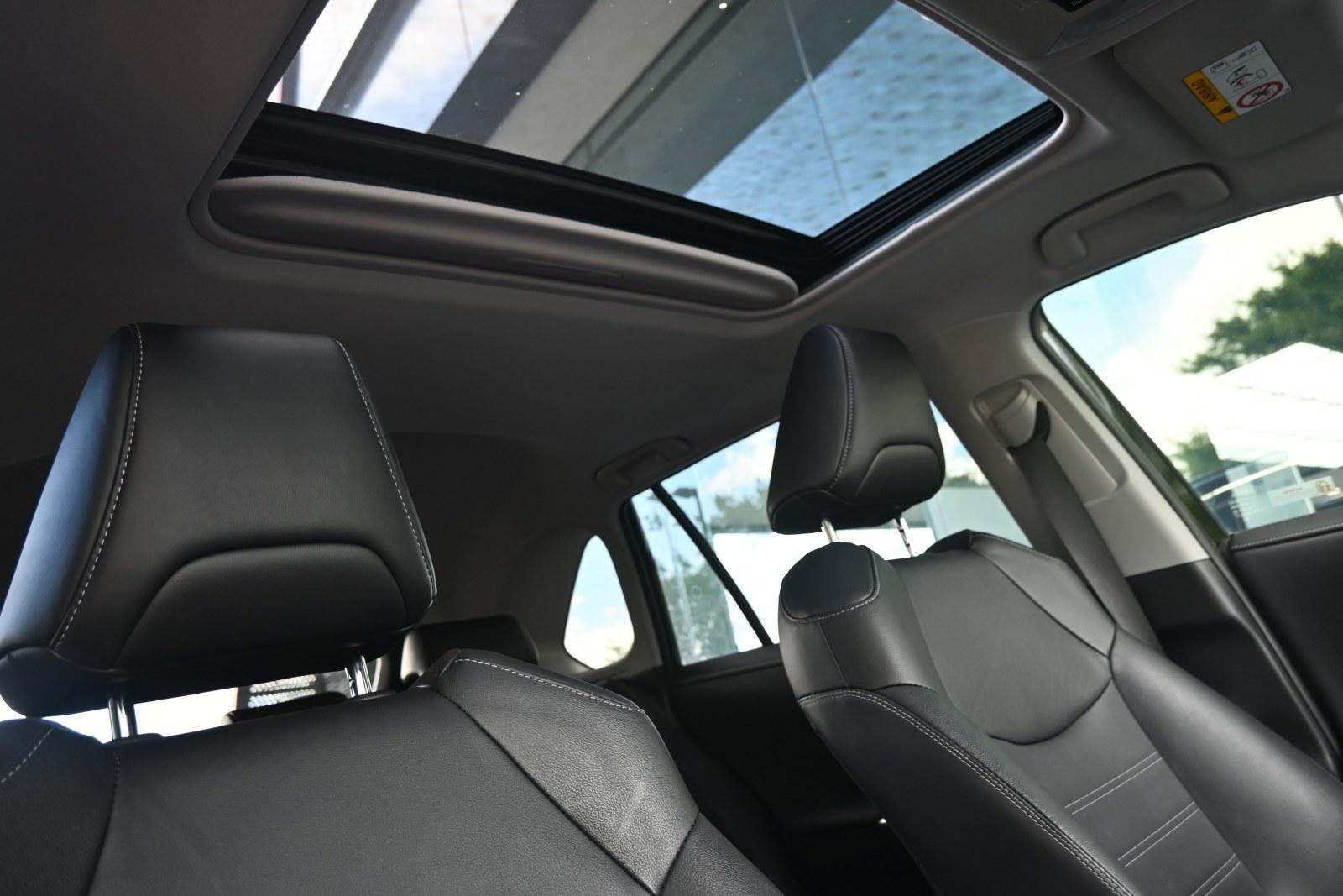 Toyota Rav4 image 3