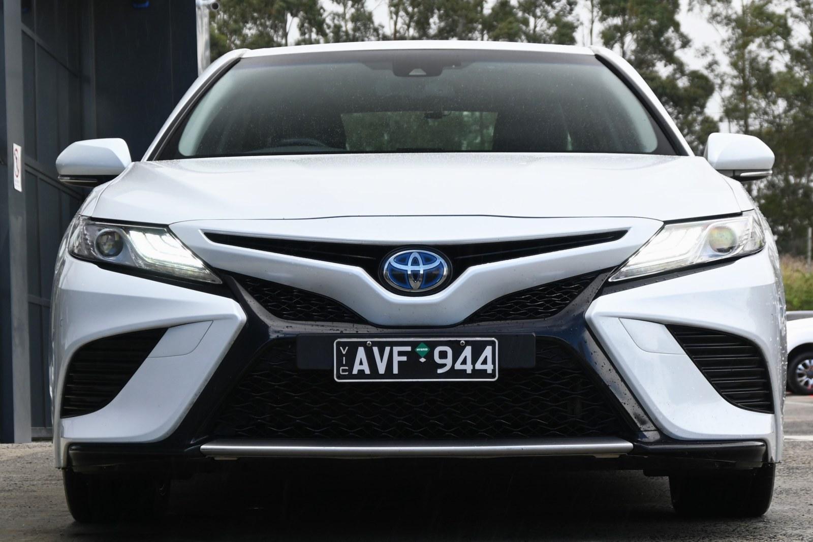 Toyota Camry image 2