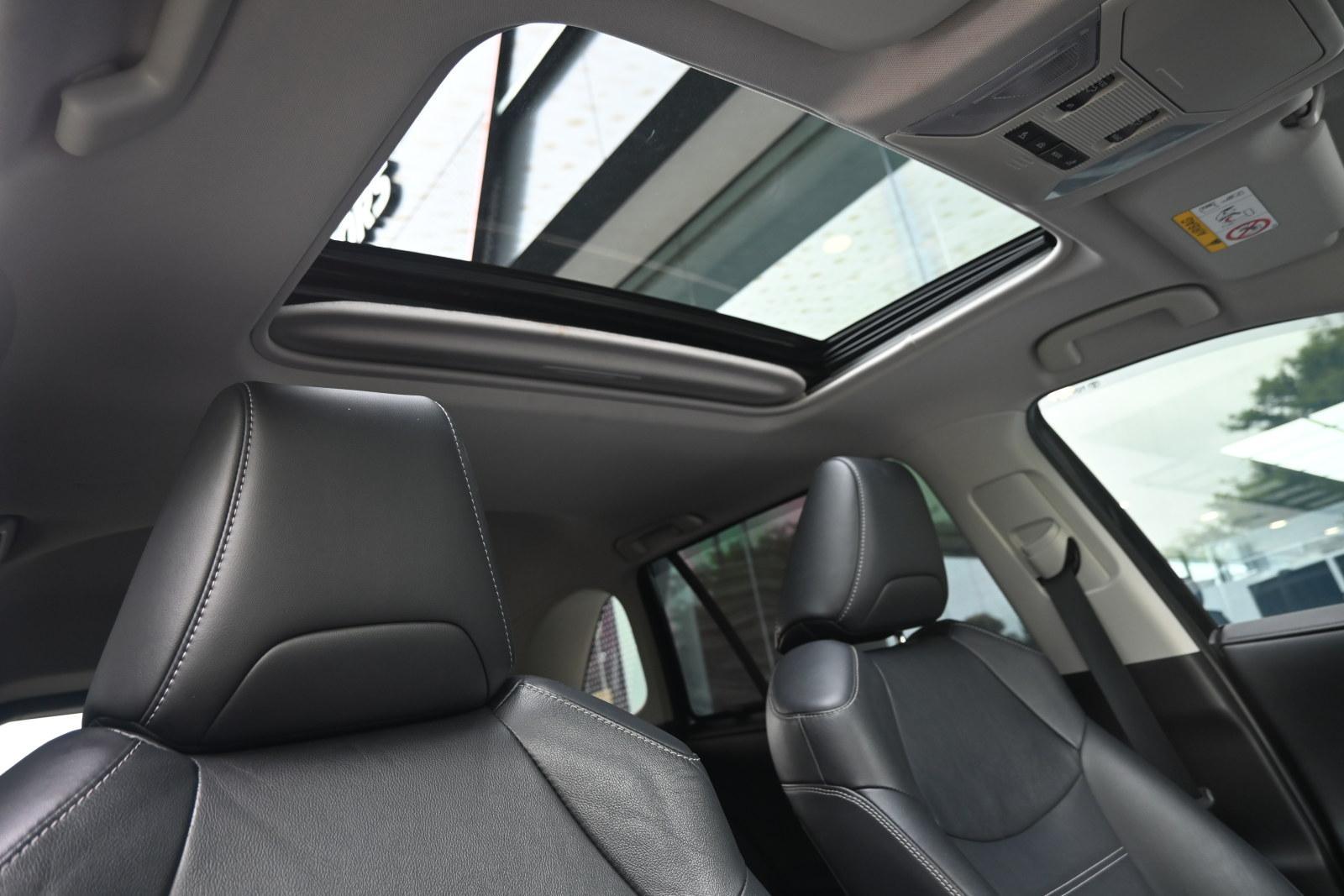 Toyota Rav4 image 3
