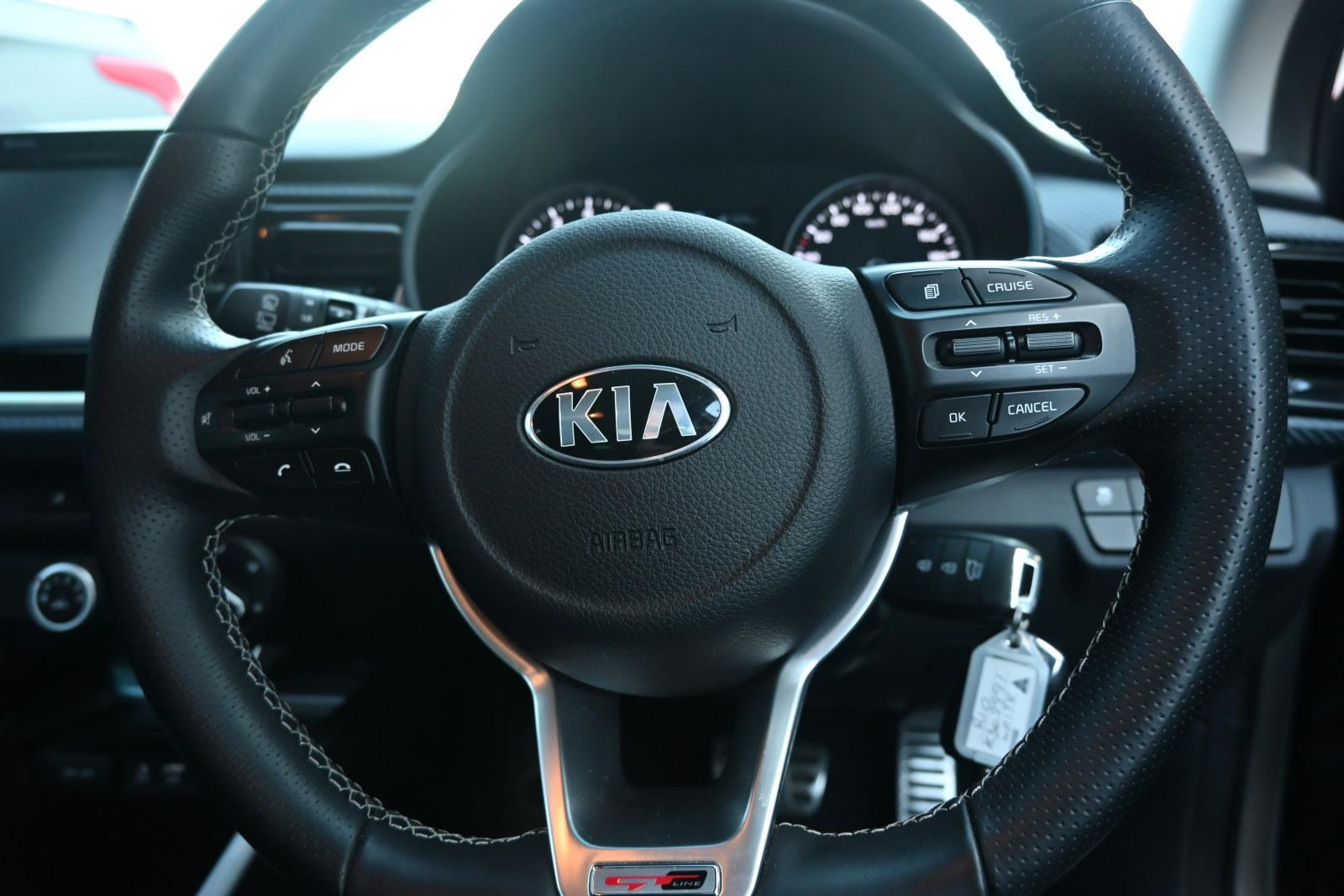 Kia Rio image 4