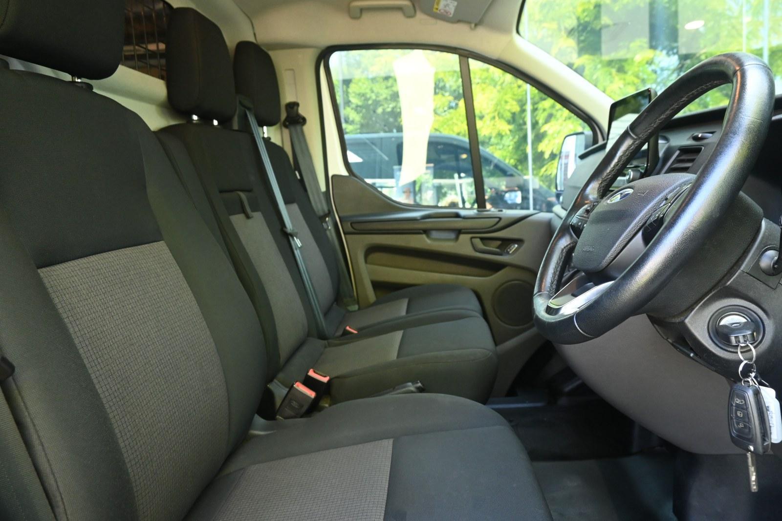 Ford Transit Custom image 3