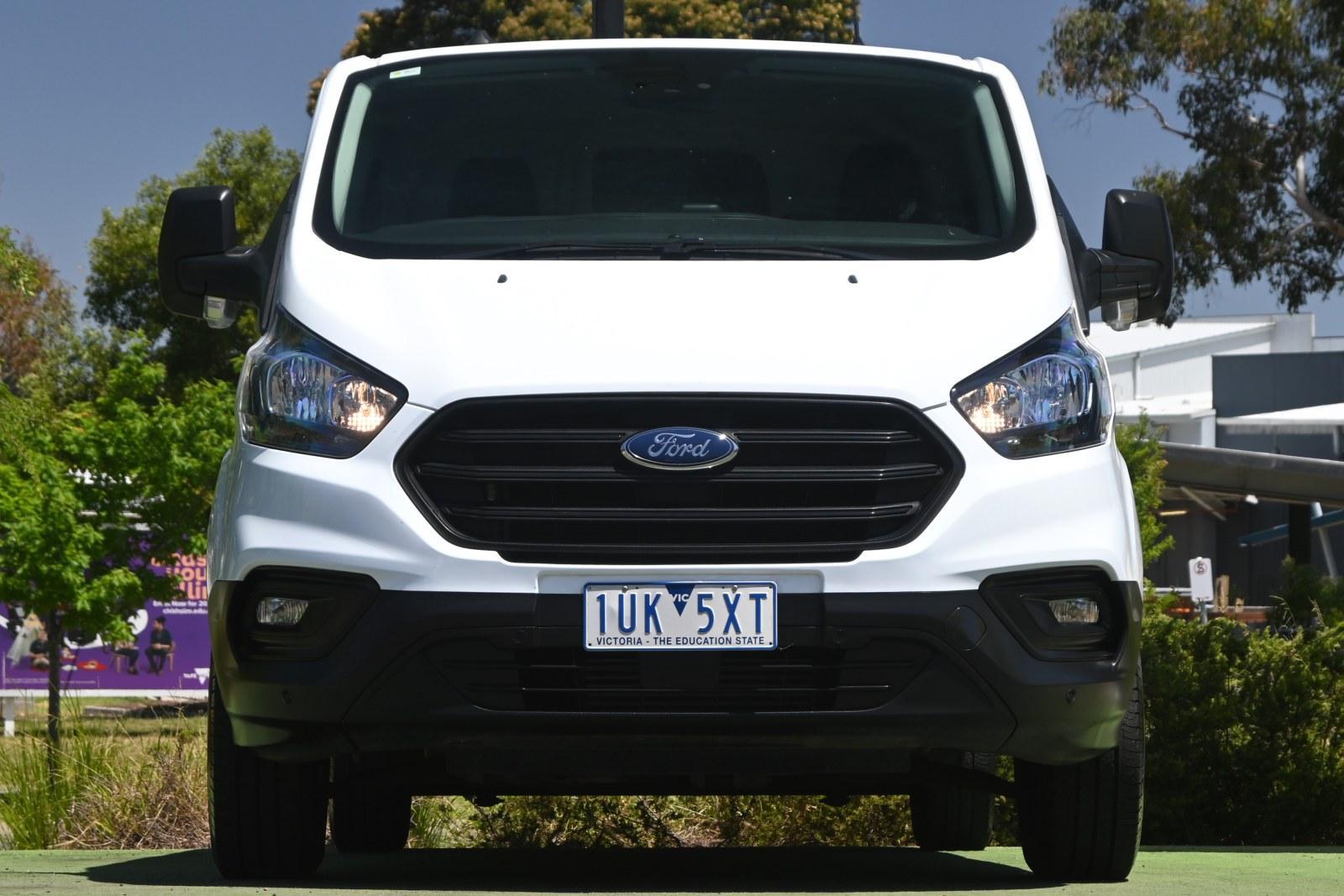 Ford Transit Custom image 2