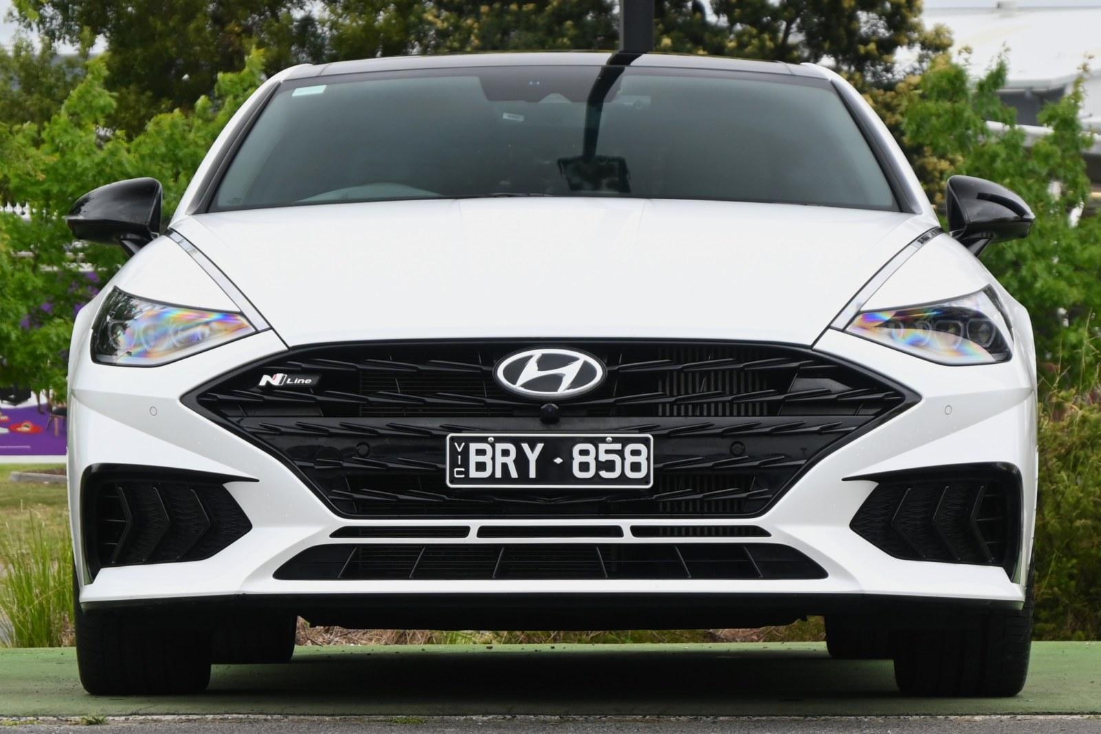 Hyundai Sonata image 2