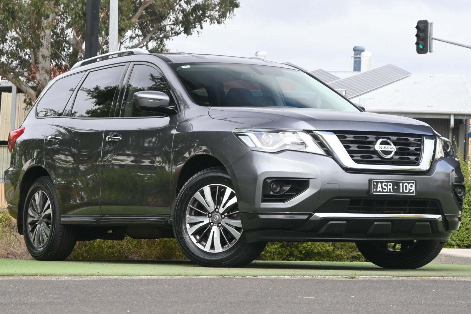 Nissan Pathfinder image 1