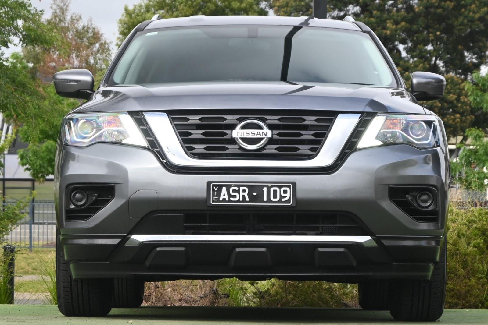 Nissan Pathfinder image 2