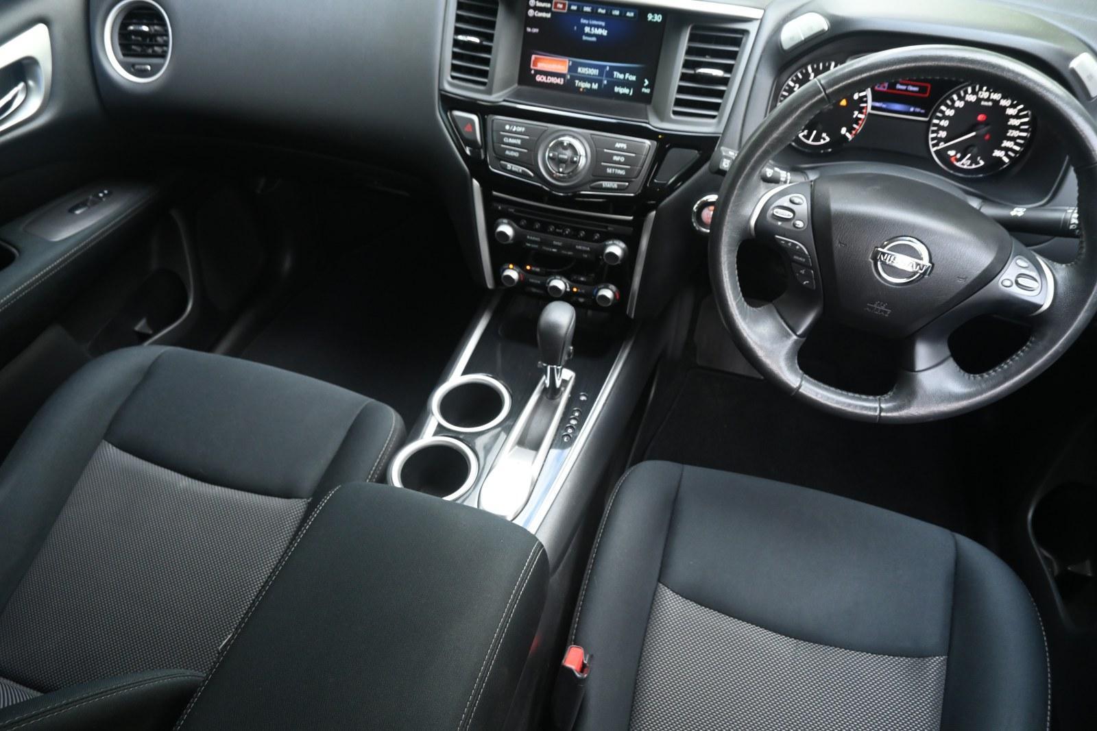 Nissan Pathfinder image 3