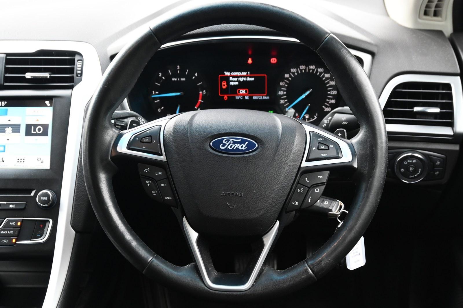 Ford Mondeo image 4