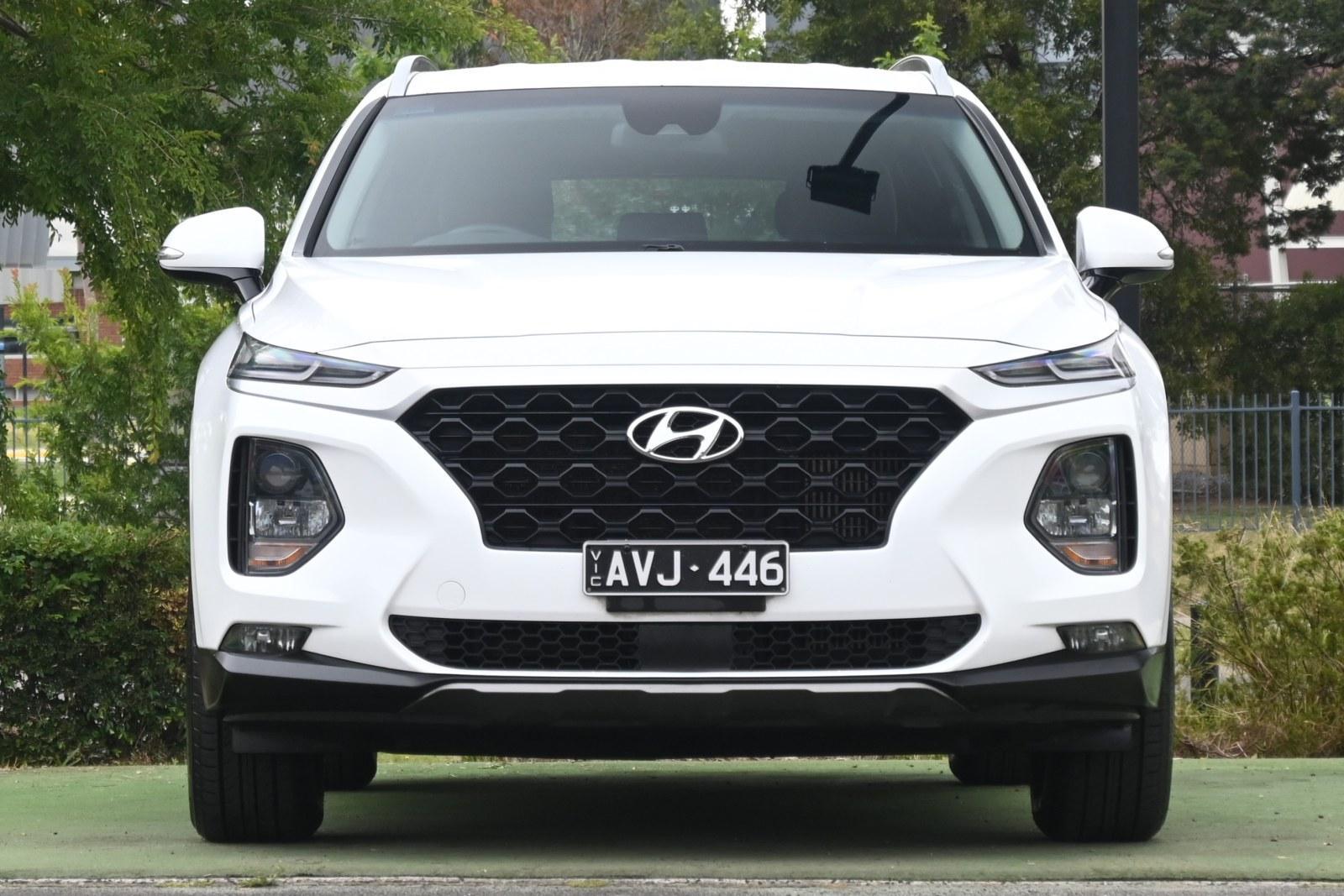 Hyundai Santa Fe image 2