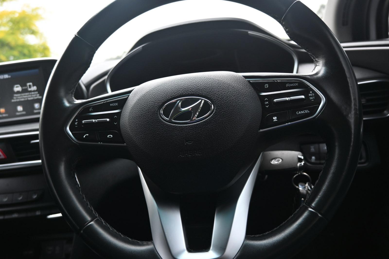 Hyundai Santa Fe image 4