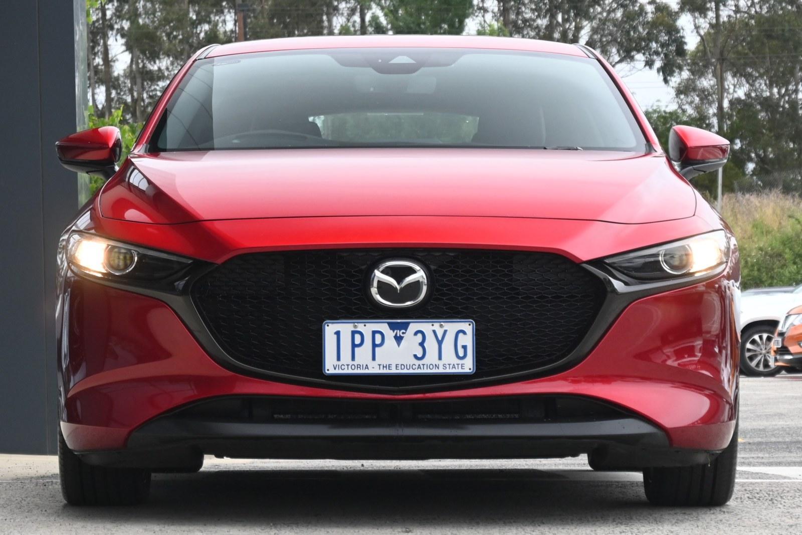 Mazda 3 image 2