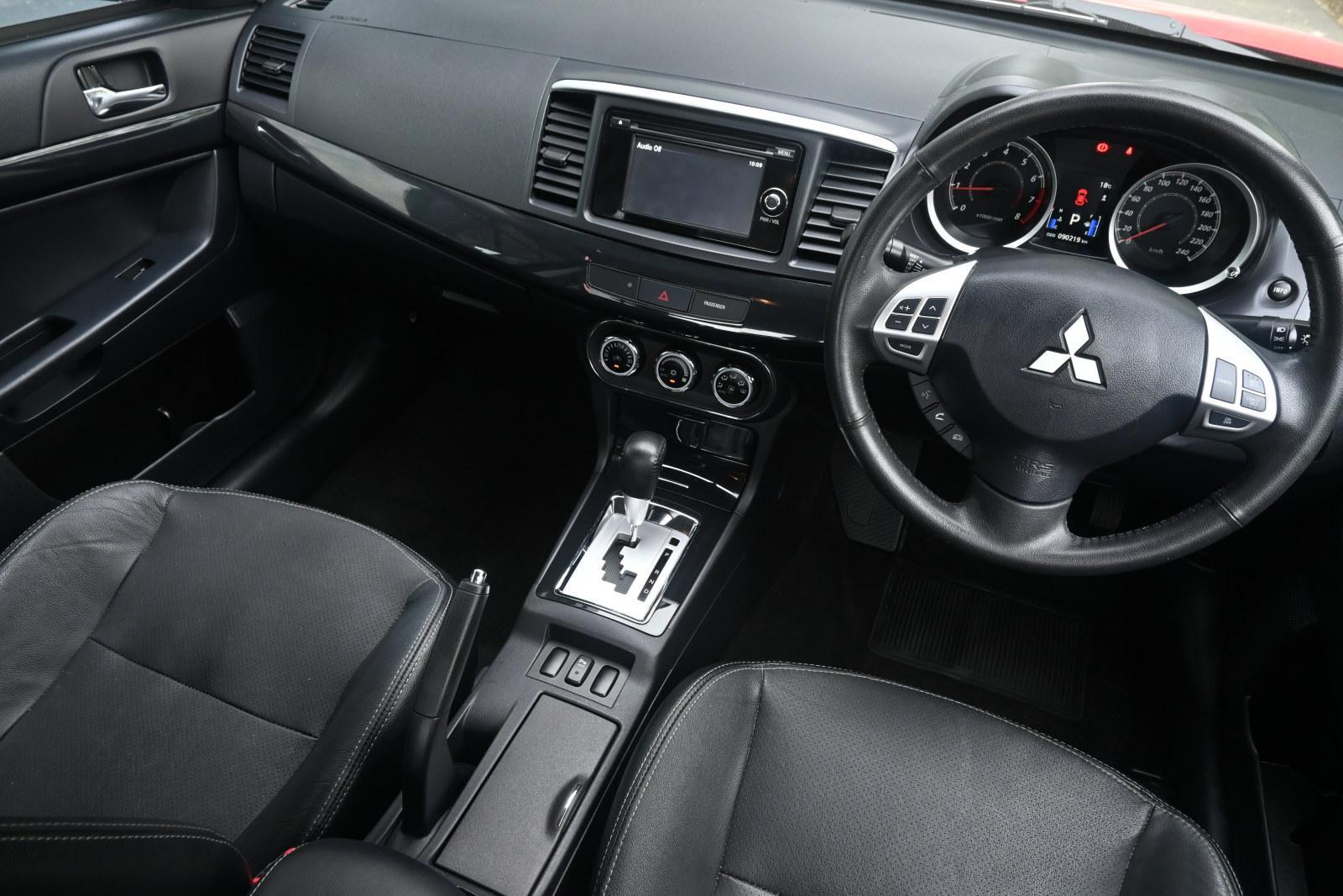 Mitsubishi Lancer image 3
