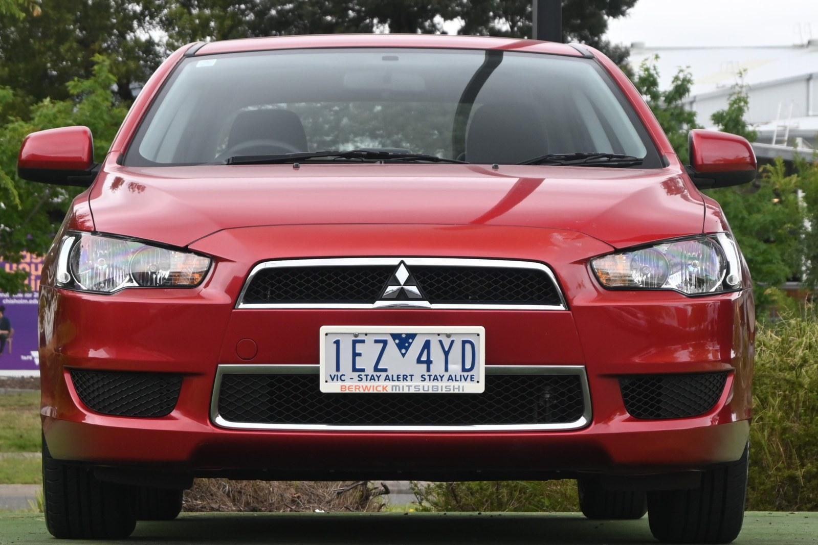 Mitsubishi Lancer image 2