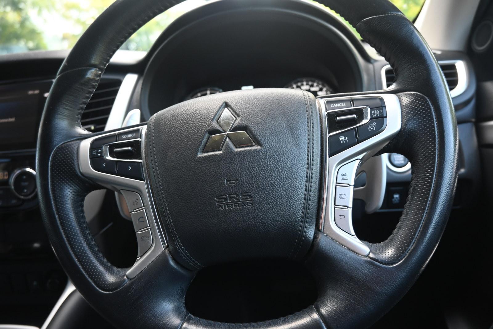 Mitsubishi Pajero Sport image 4