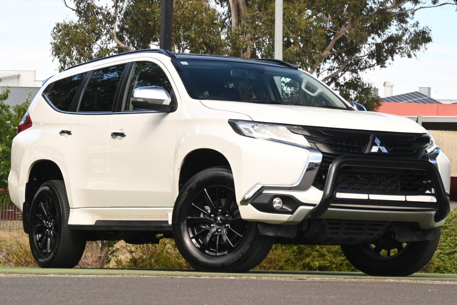 Mitsubishi Pajero Sport image 1