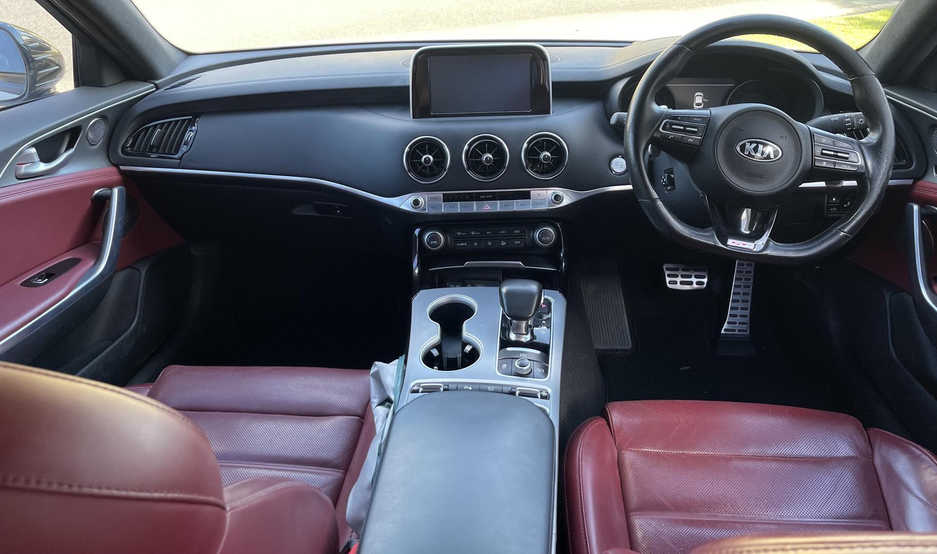 Kia Stinger image 2