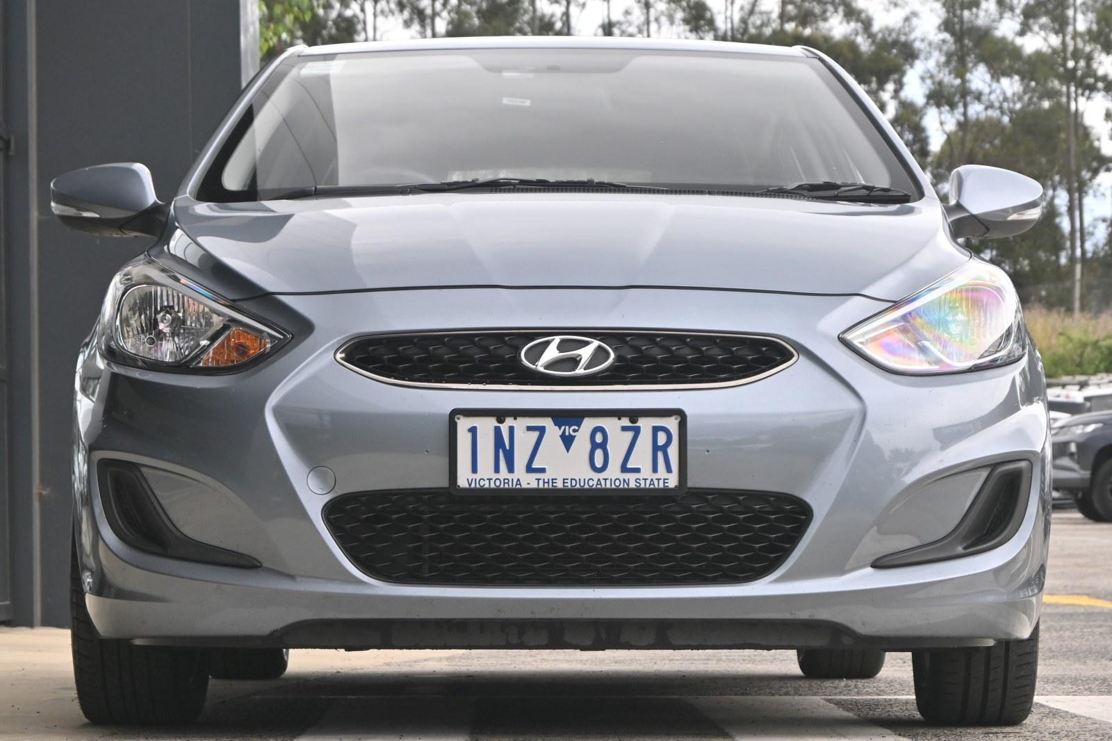 Hyundai Accent image 2