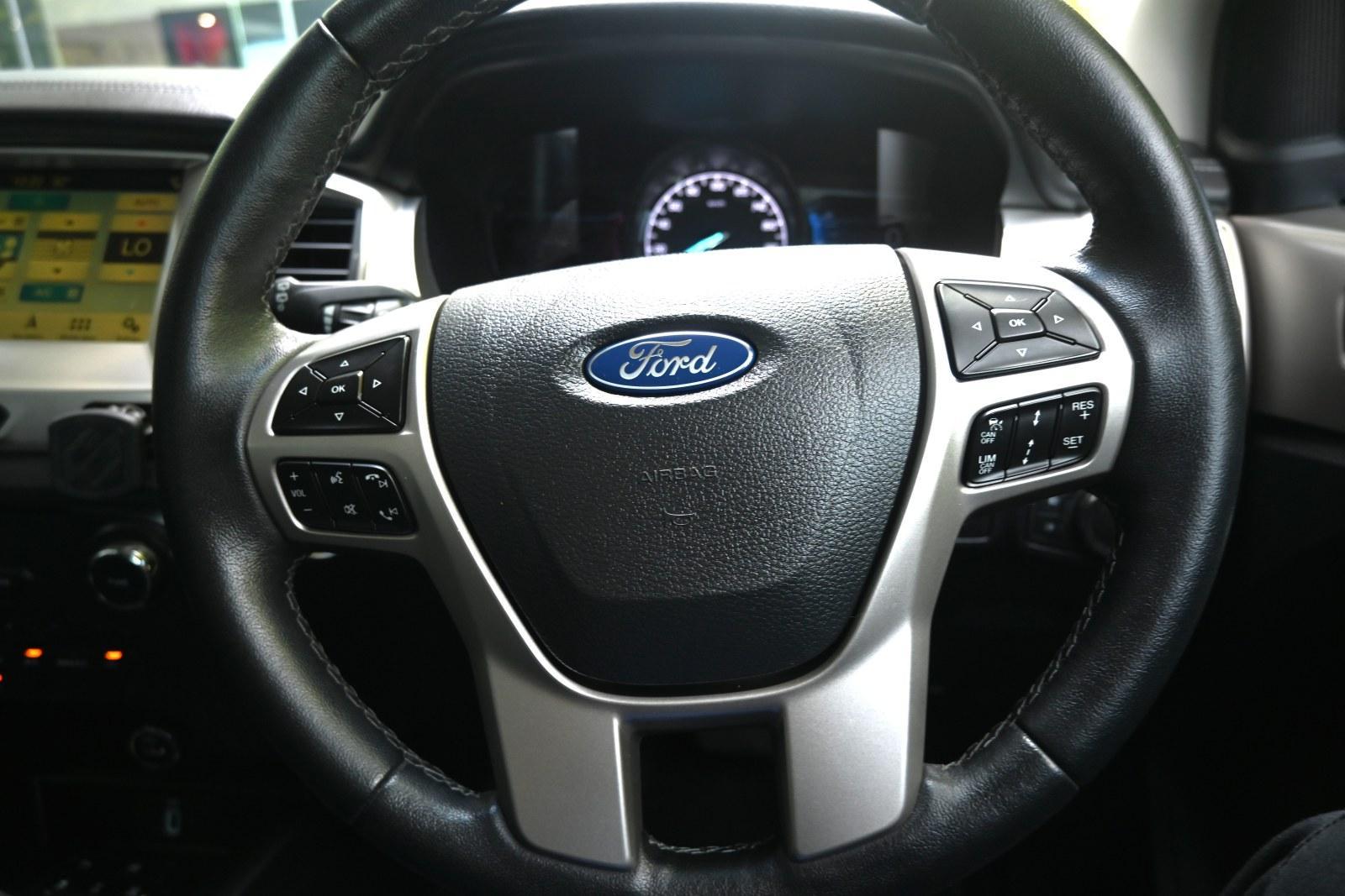 Ford Everest image 4