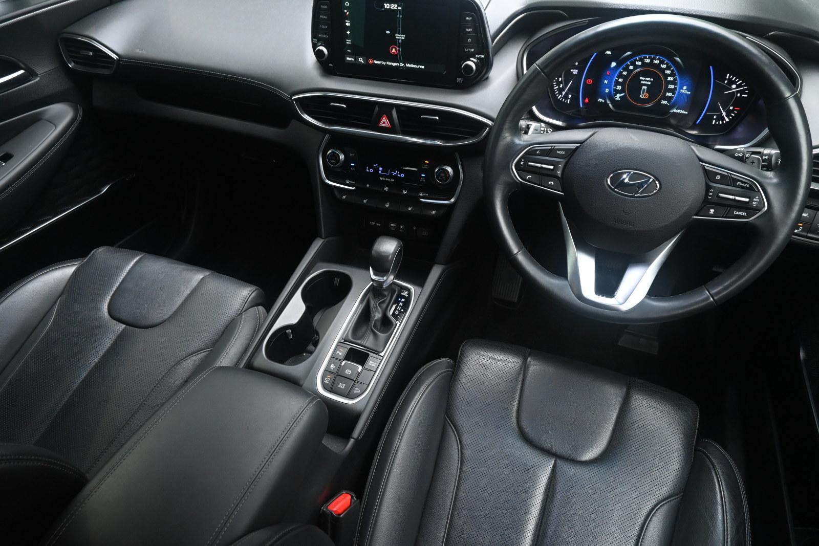 Hyundai Santa Fe image 4