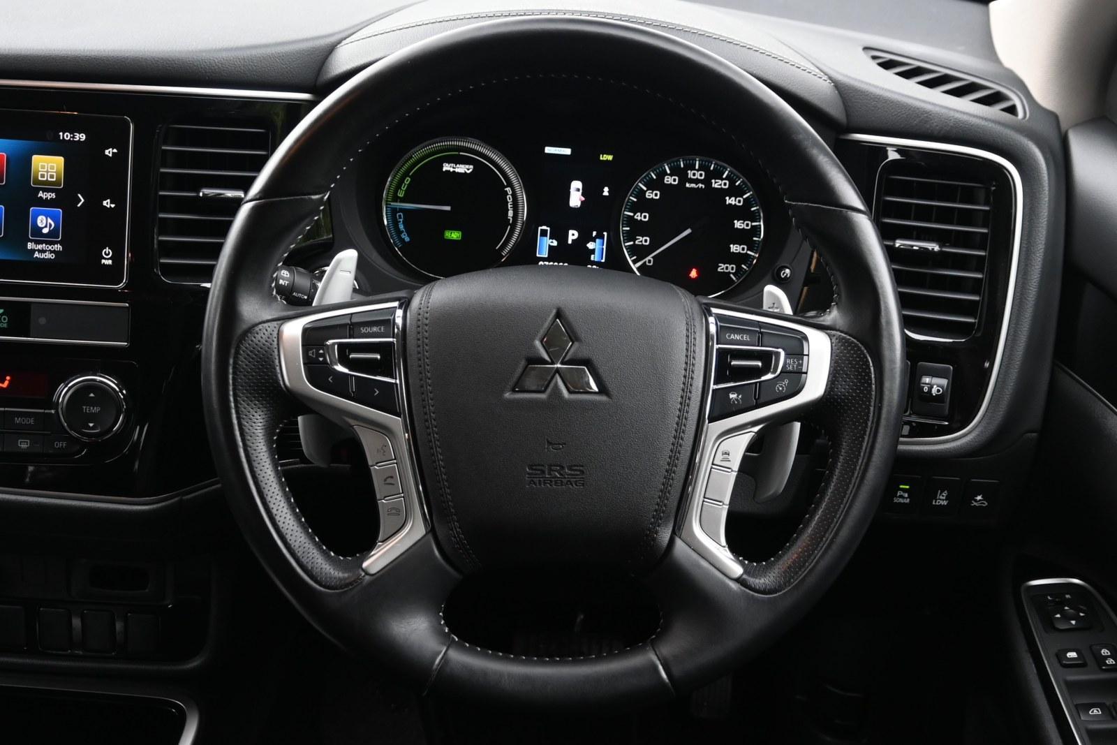 Mitsubishi Outlander image 4