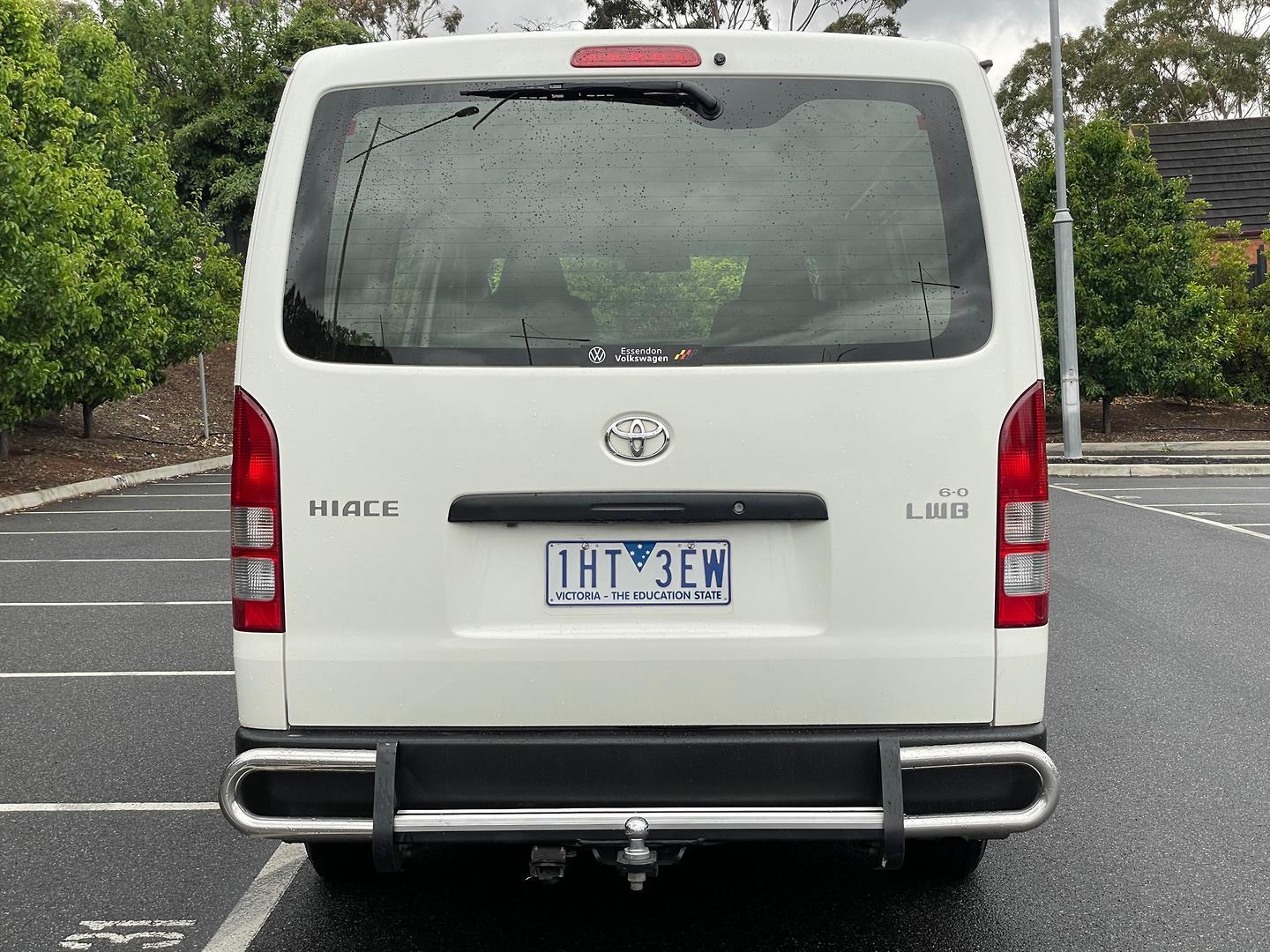 Toyota Hiace image 4