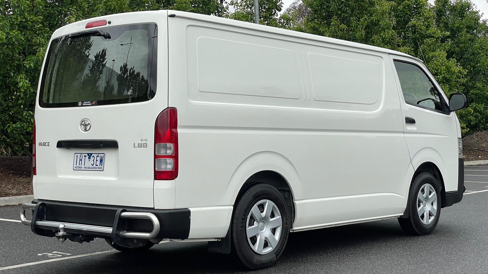 Toyota Hiace image 3