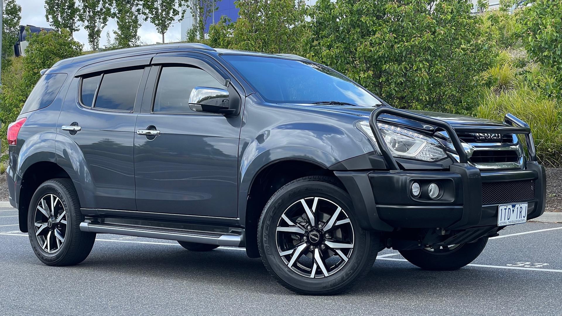 Isuzu Mu-x image 1