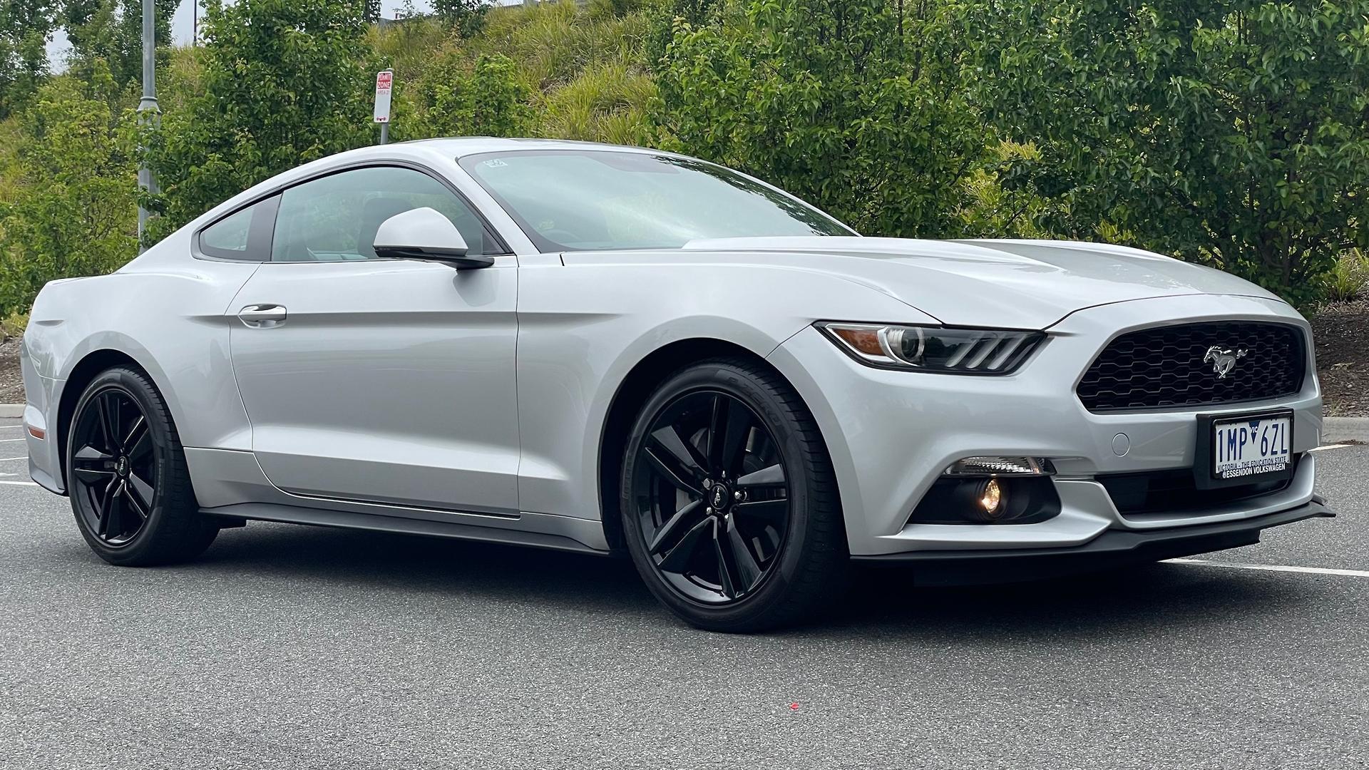 Ford Mustang image 2