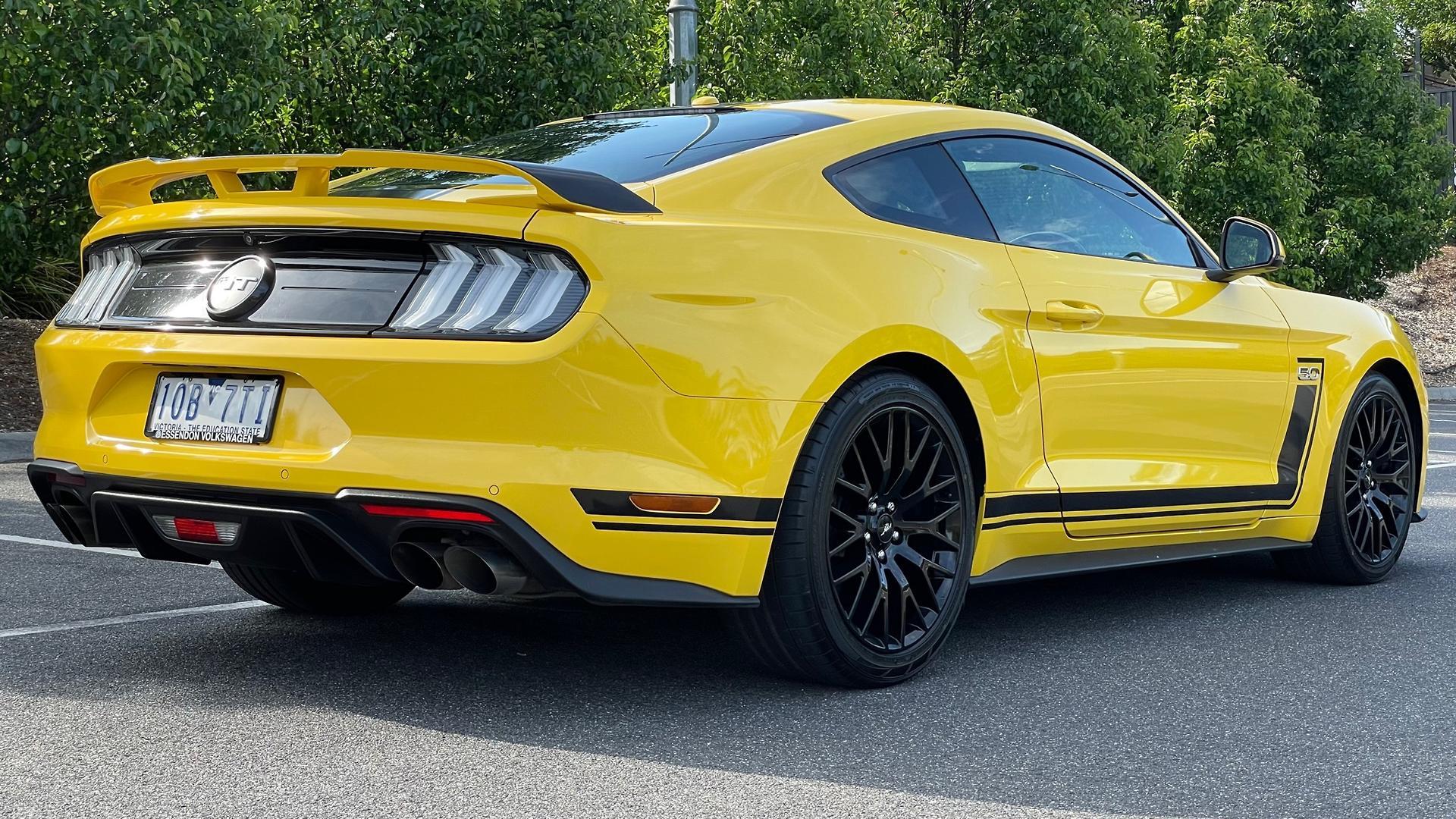 Ford Mustang image 4