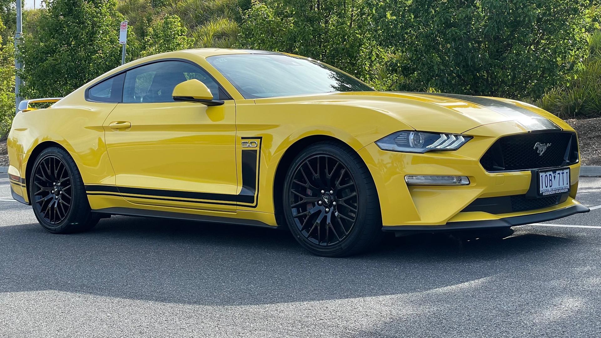 Ford Mustang image 2