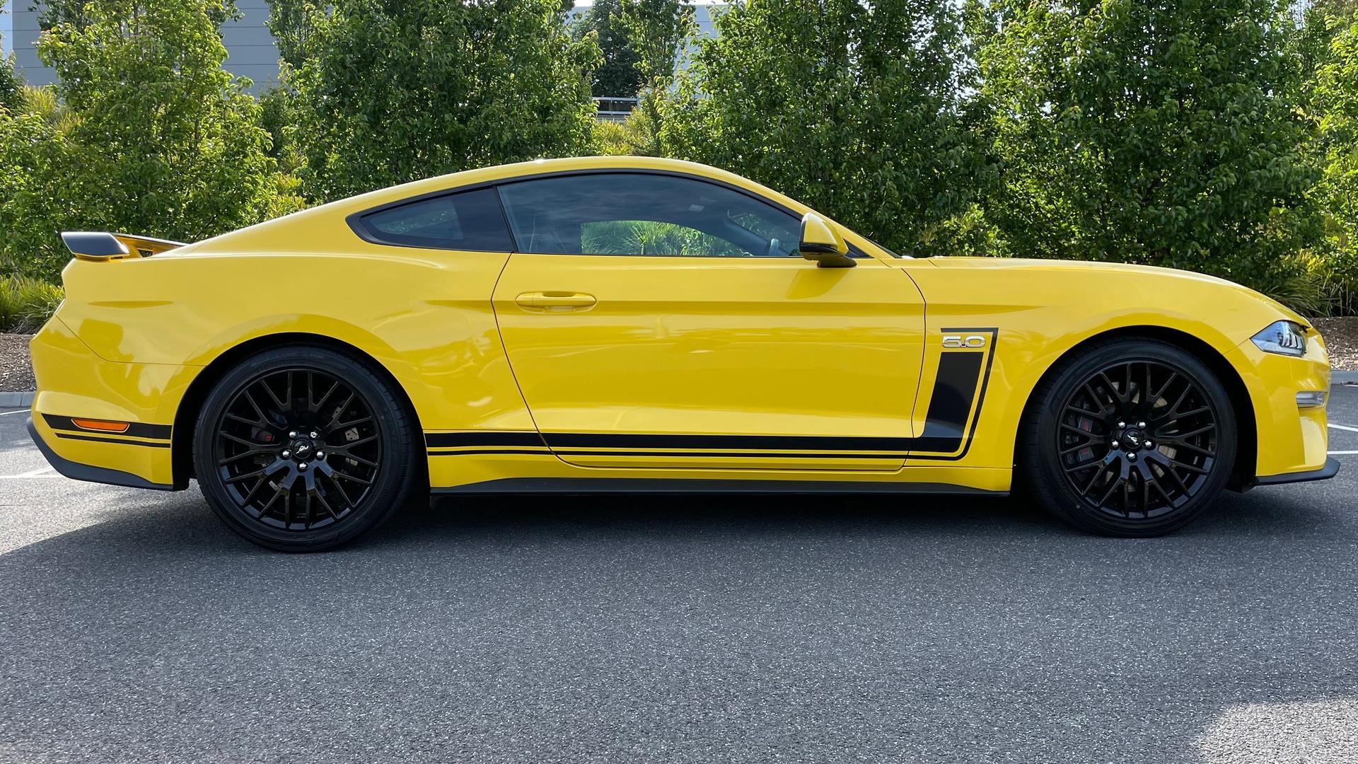 Ford Mustang image 3
