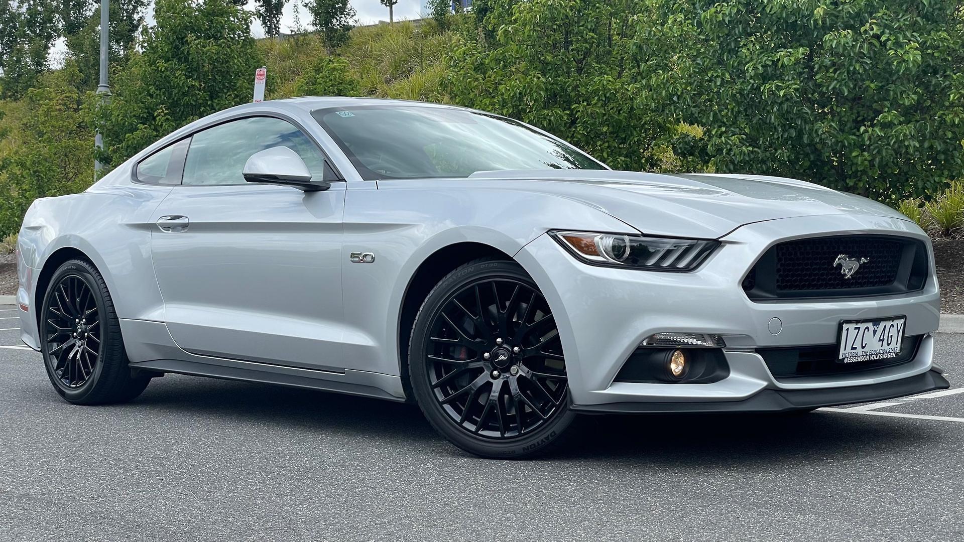 Ford Mustang image 1