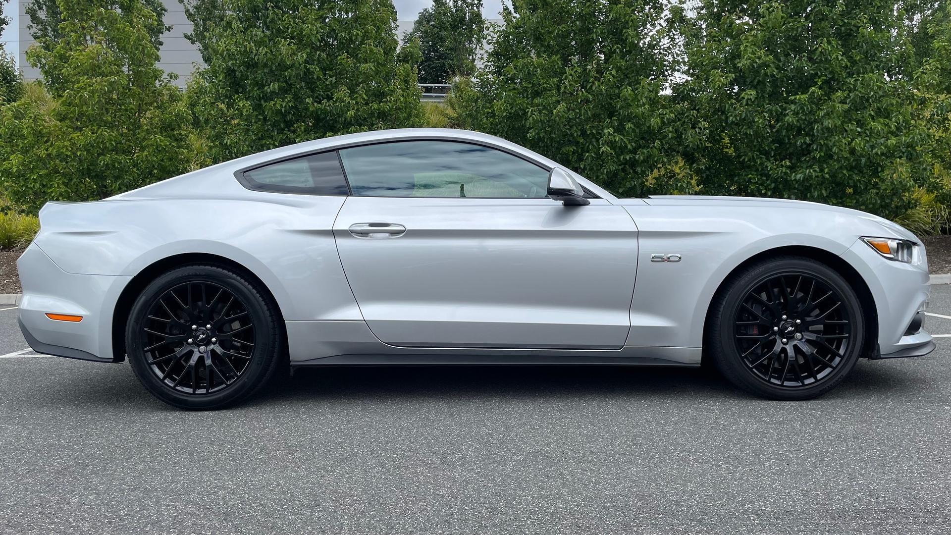 Ford Mustang image 3