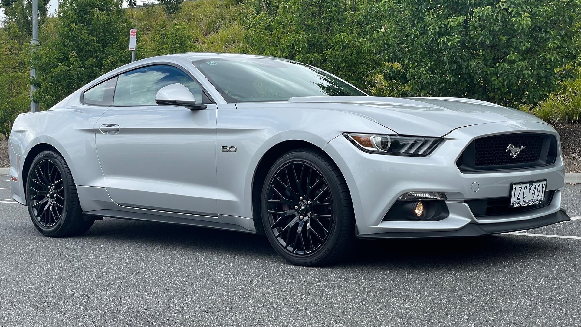 Ford Mustang image 2