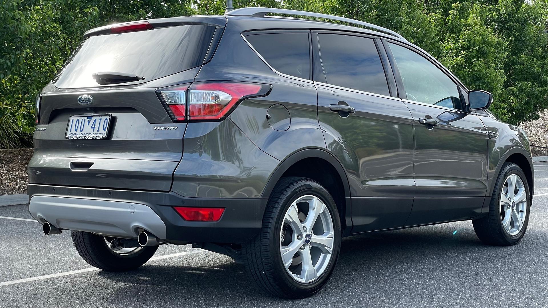 Ford Escape image 4