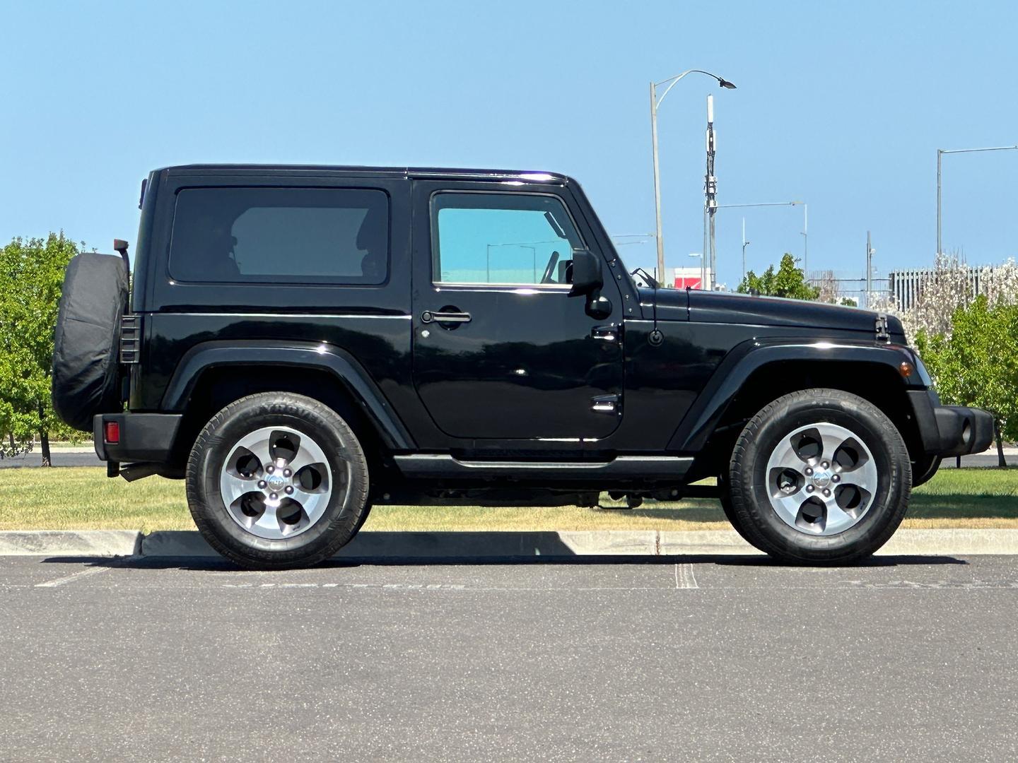 Jeep Wrangler image 2
