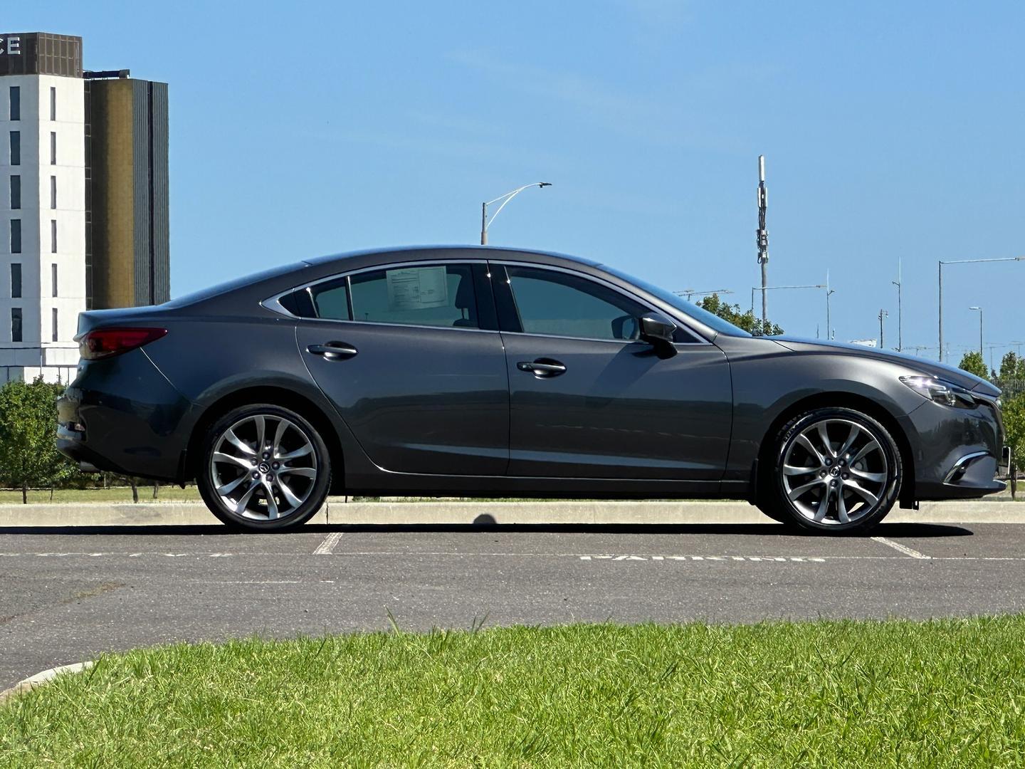 Mazda 6 image 2