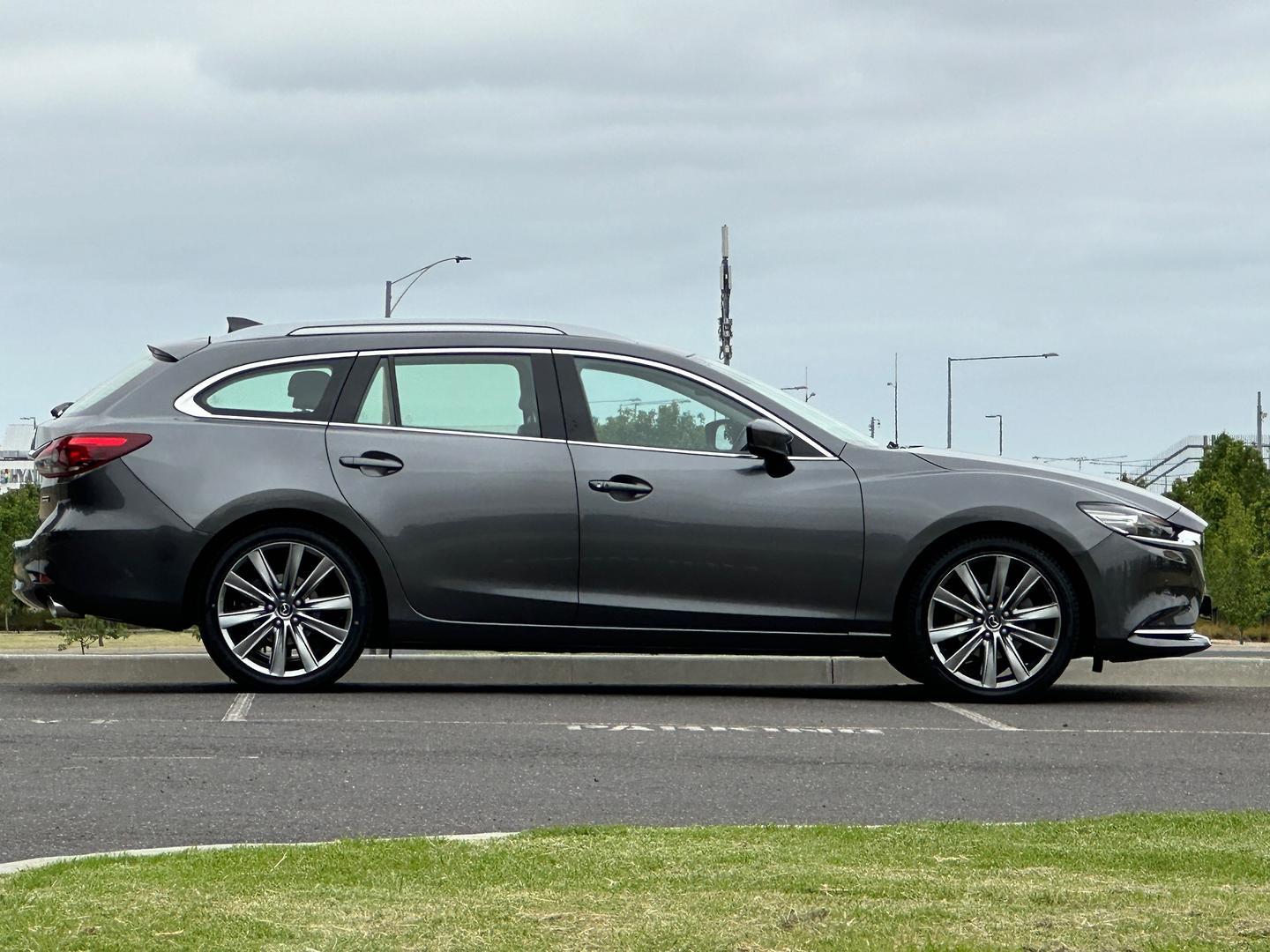 Mazda 6 image 2