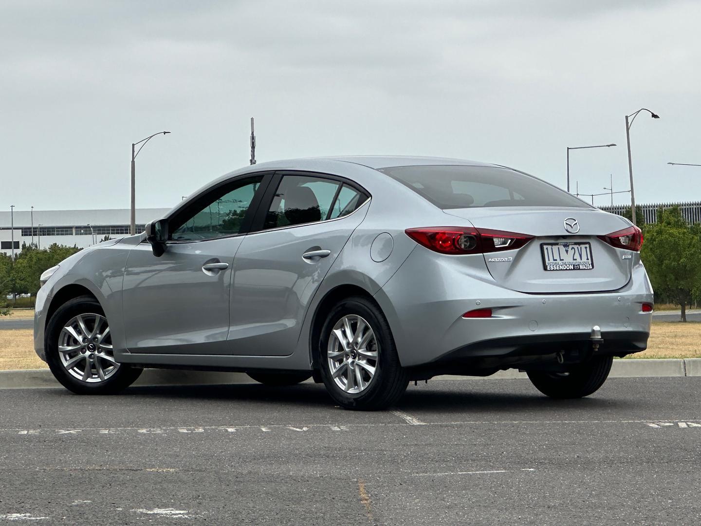 Mazda 3 image 3